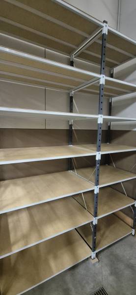 Racks à palette charge lourde pour le stockage de palettes de bouteilles de vin chez un producteur vinicole du Mâconnais