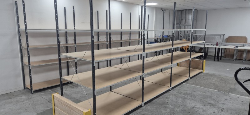 Rayonnages légers pour le stockage de cartons