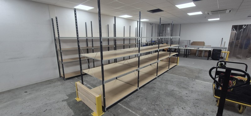 Rayonnages légers pour le stockage de cartons