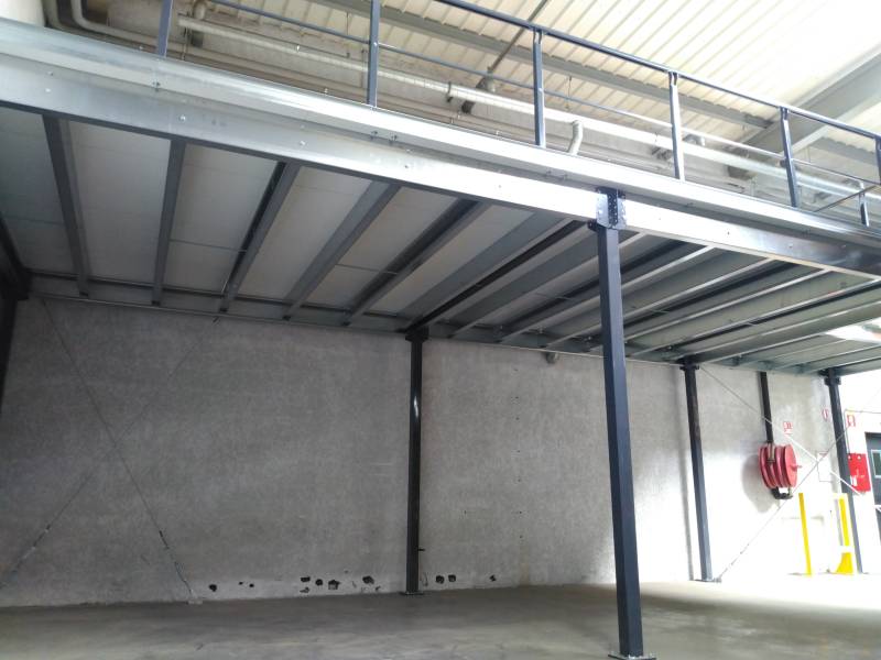 Fourniture et installation de mezzanines industrielles modulaires pour charges lourdes dans les usines et ateliers à Villefranche-sur-Saône