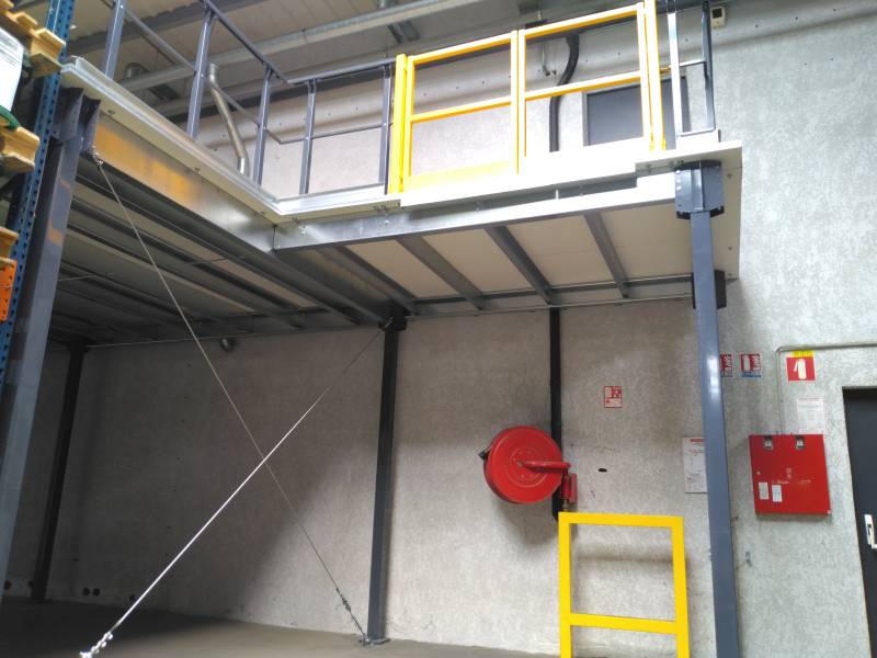 Fourniture et installation de mezzanines industrielles modulaires pour charges lourdes dans les usines et ateliers à Villefranche-sur-Saône