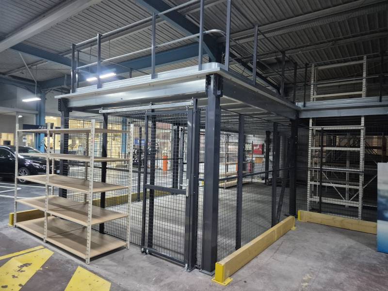 Installation d'un plateforme métallique pour doubler la surface de votre magasin de stockage de pièces de rechanges automobile à Villefranche sur saône