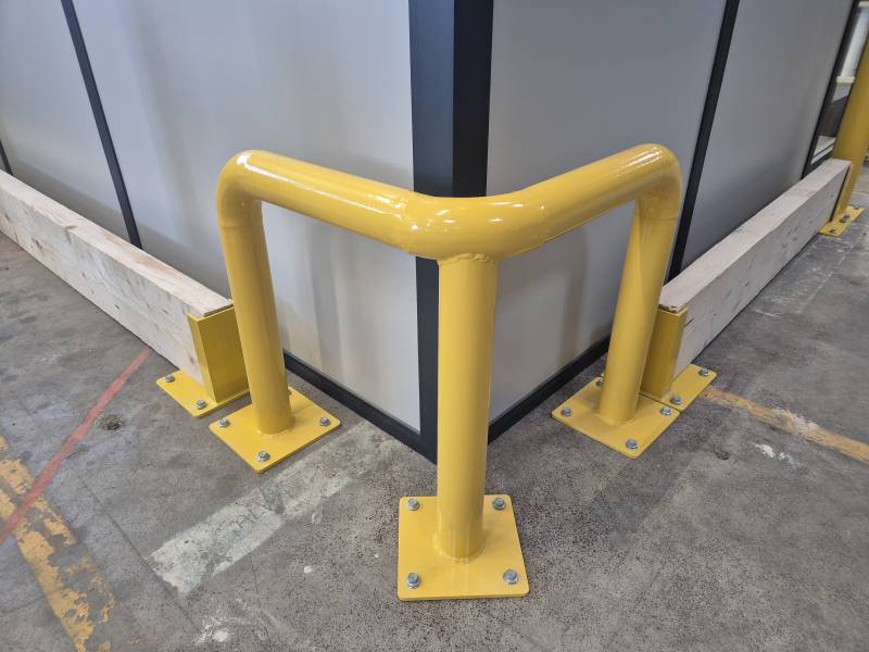 Protections de type Arceau, poteaux et madriers pour sécuriser les bas de cloison à Villefranche sur Saône