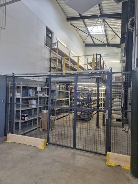 Protections de type Arceau, poteaux et madriers pour sécuriser les bas de cloison à Villefranche sur Saône