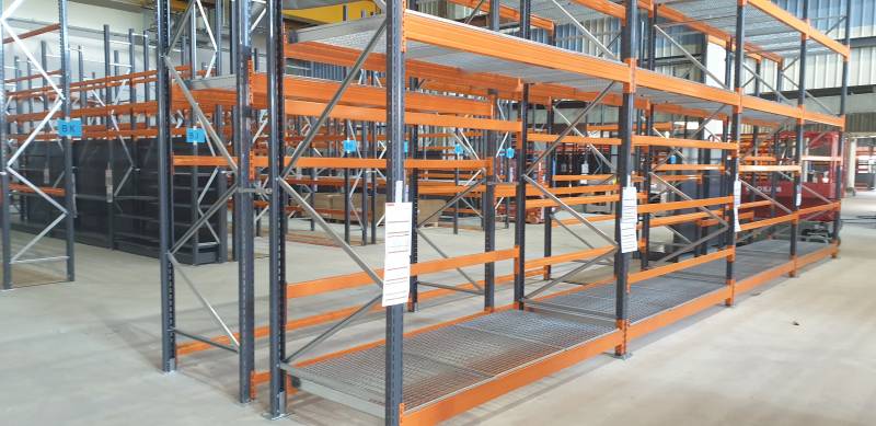 Coordination de l'installation des rayonnages et équipements de stockage sur environ 70 points de vente d'une enseigne nationale de négoce en matériaux de construction